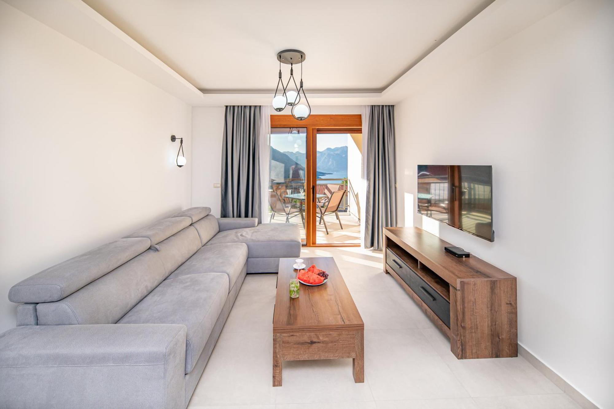 Red Hill Apartment Котор Екстериор снимка