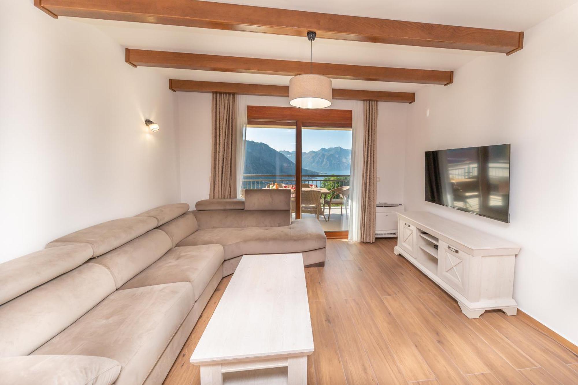 Red Hill Apartment Котор Екстериор снимка
