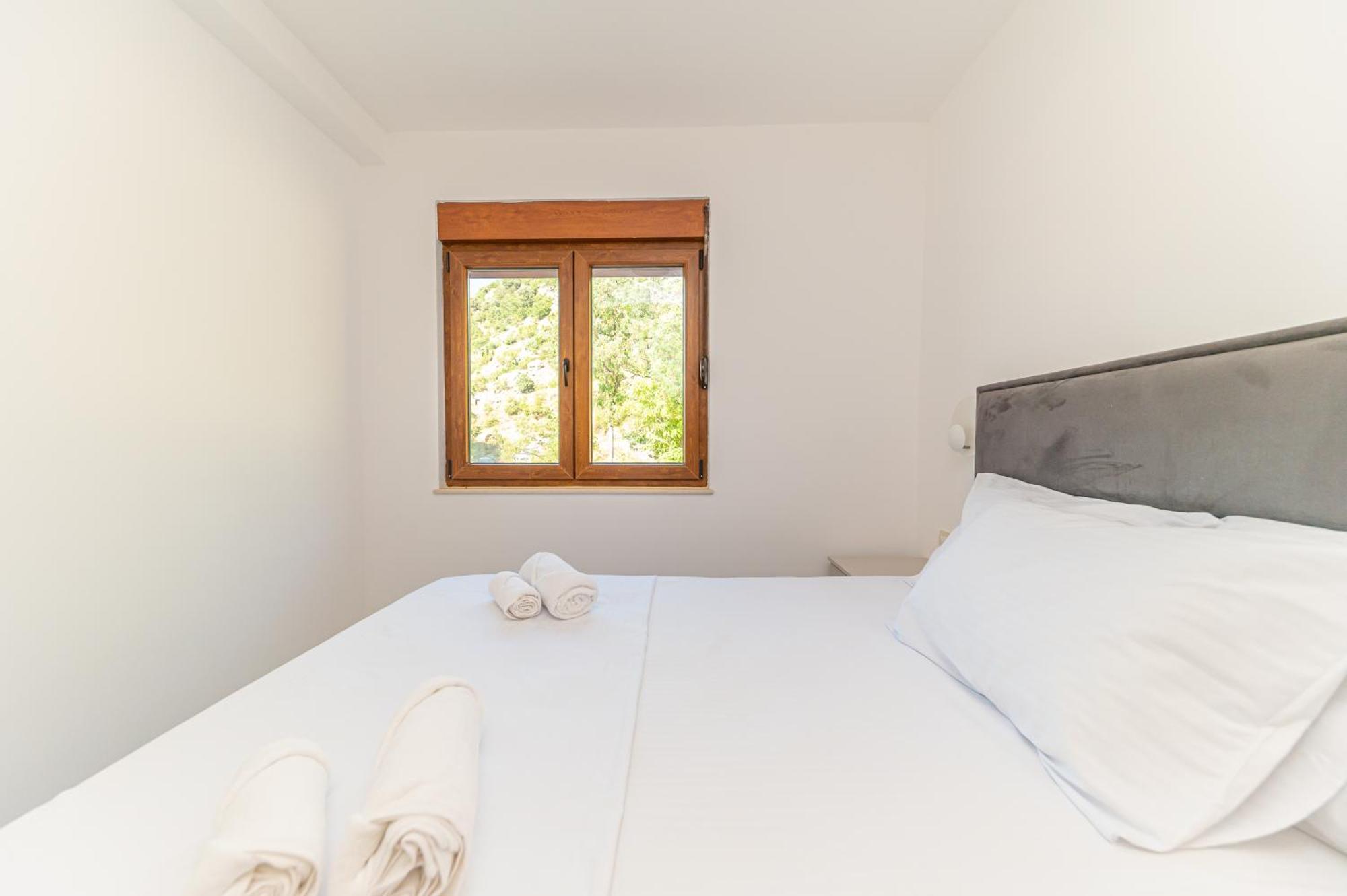 Red Hill Apartment Котор Екстериор снимка