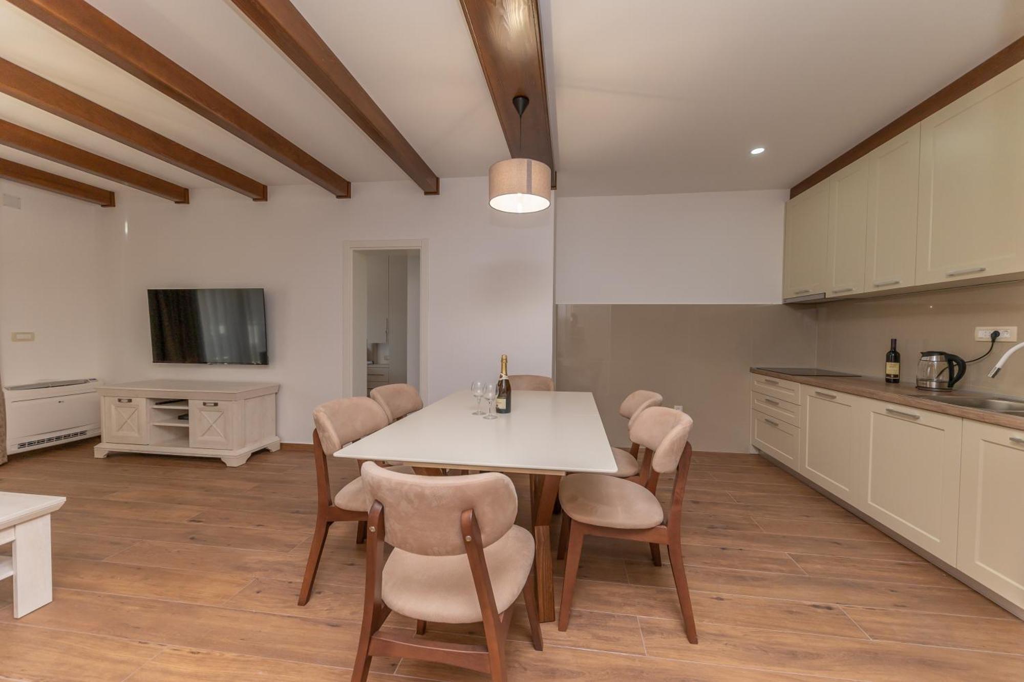 Red Hill Apartment Котор Екстериор снимка
