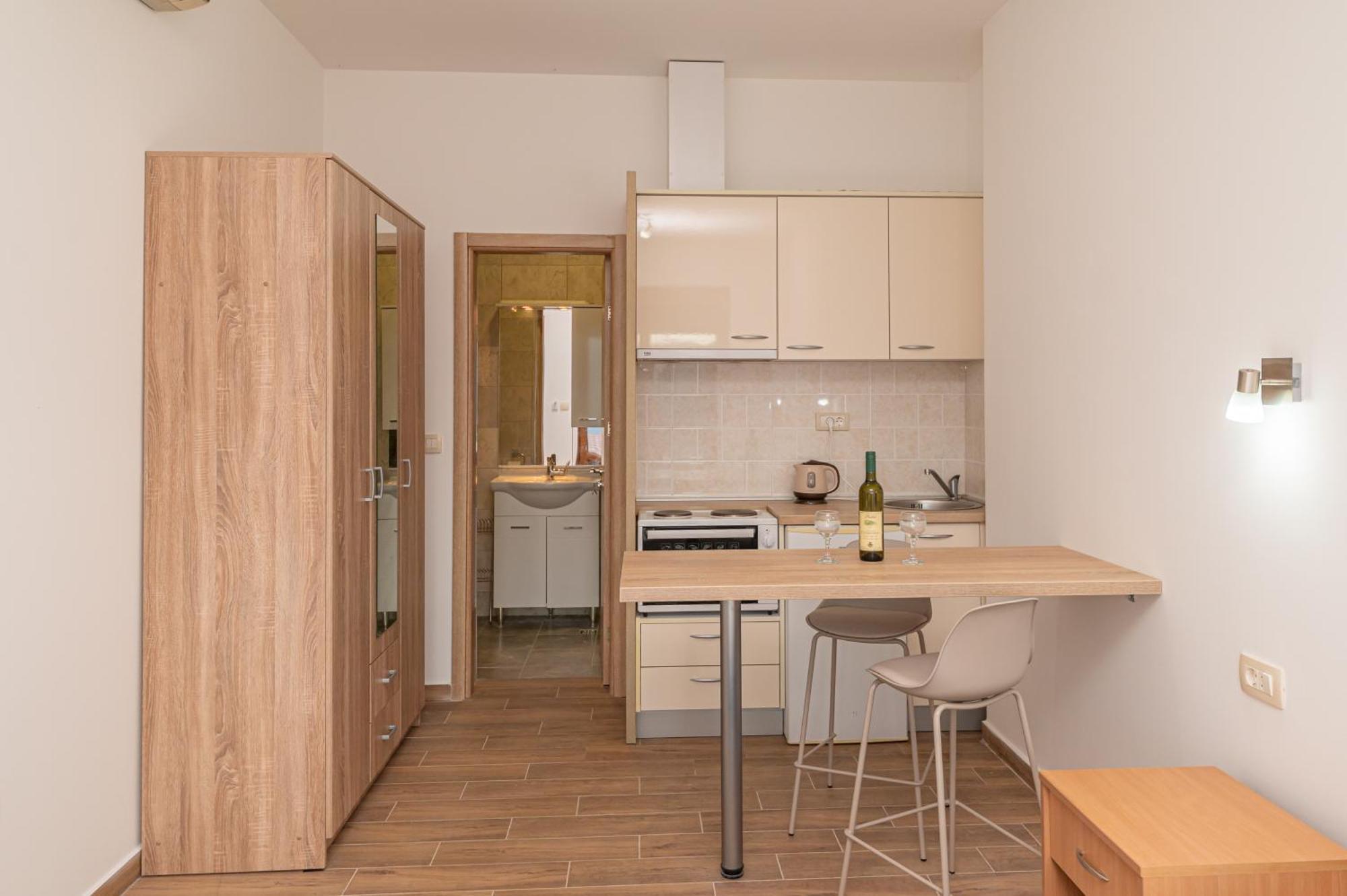 Red Hill Apartment Котор Екстериор снимка
