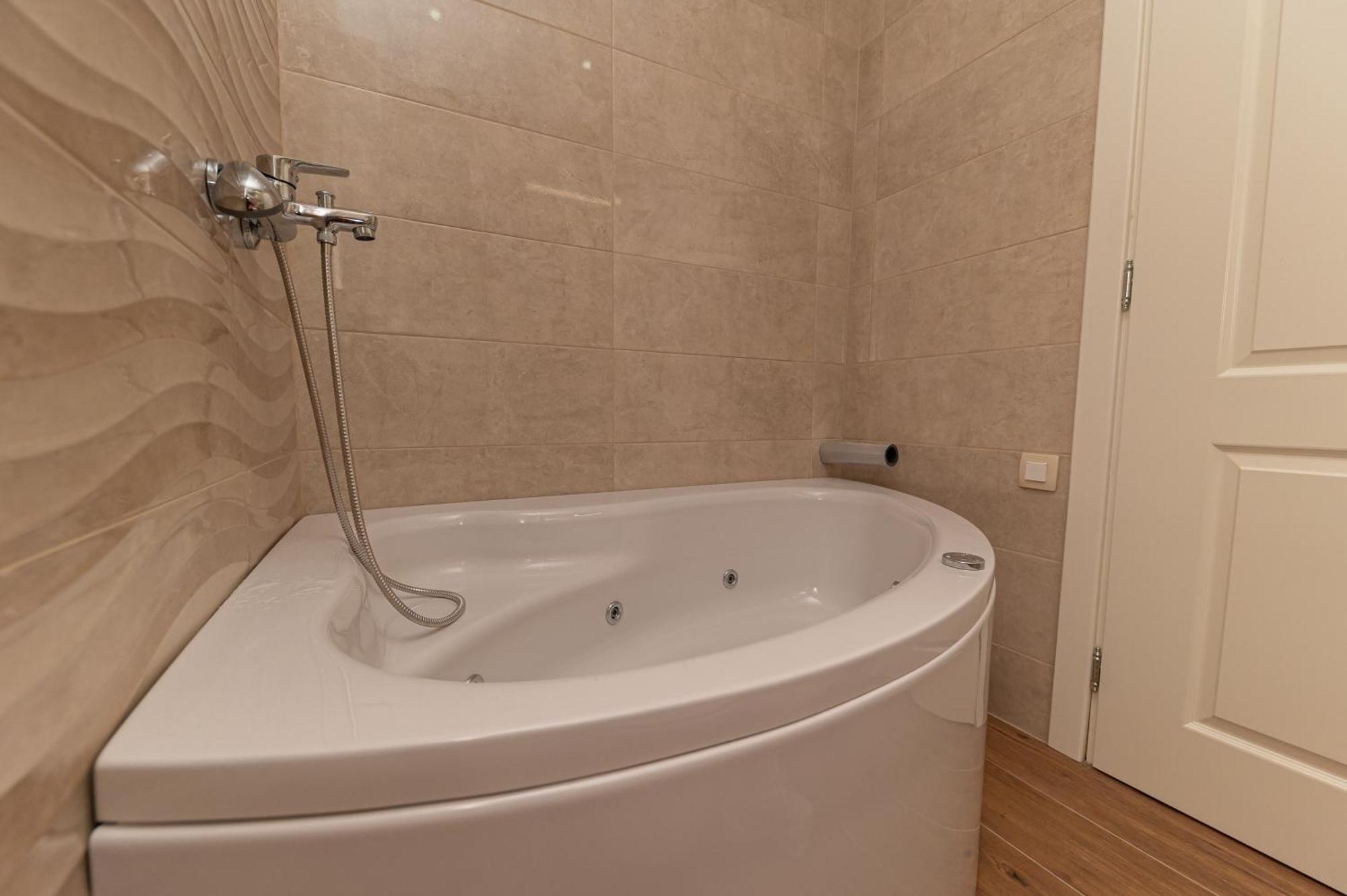 Red Hill Apartment Котор Екстериор снимка
