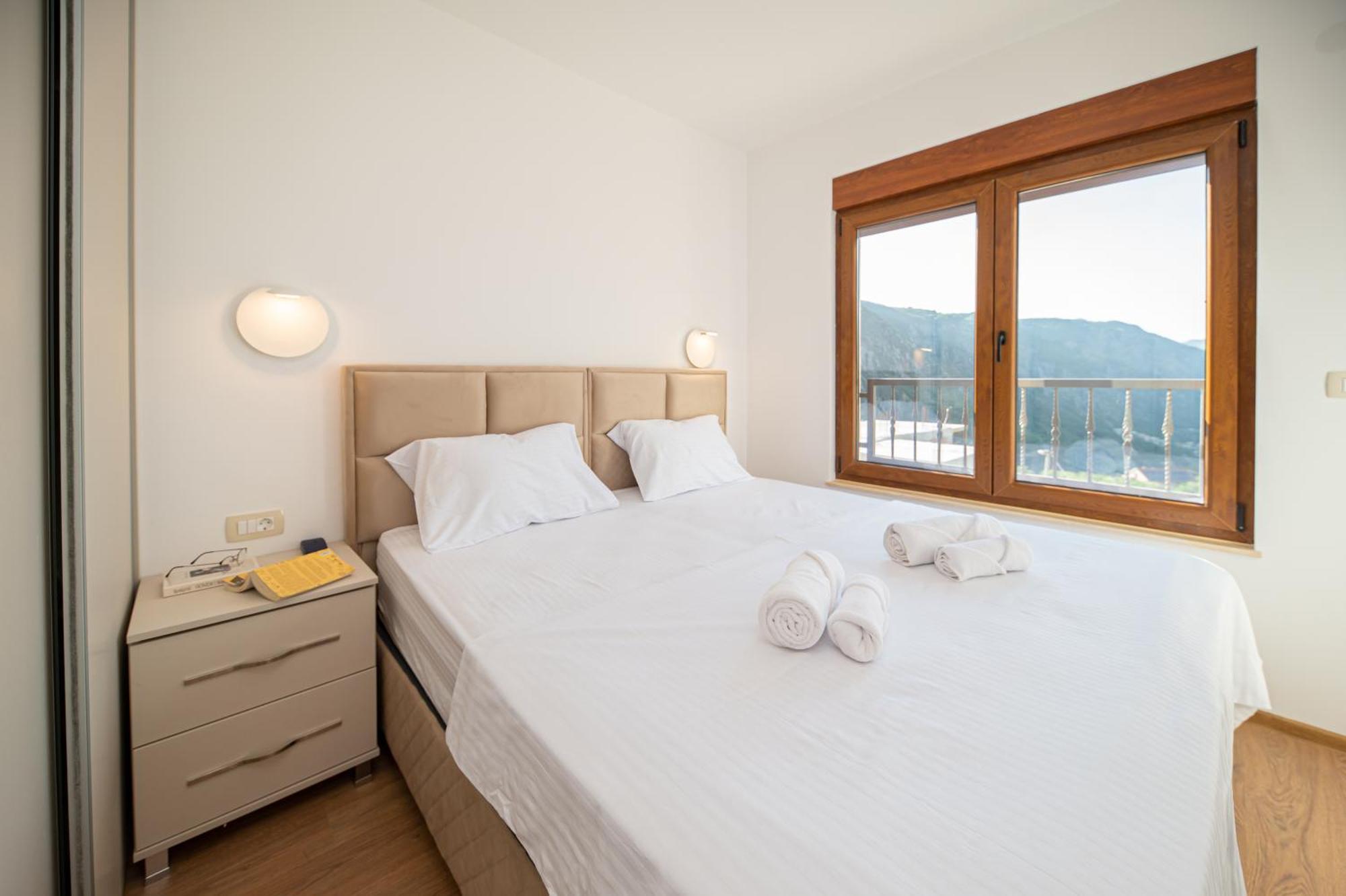Red Hill Apartment Котор Екстериор снимка