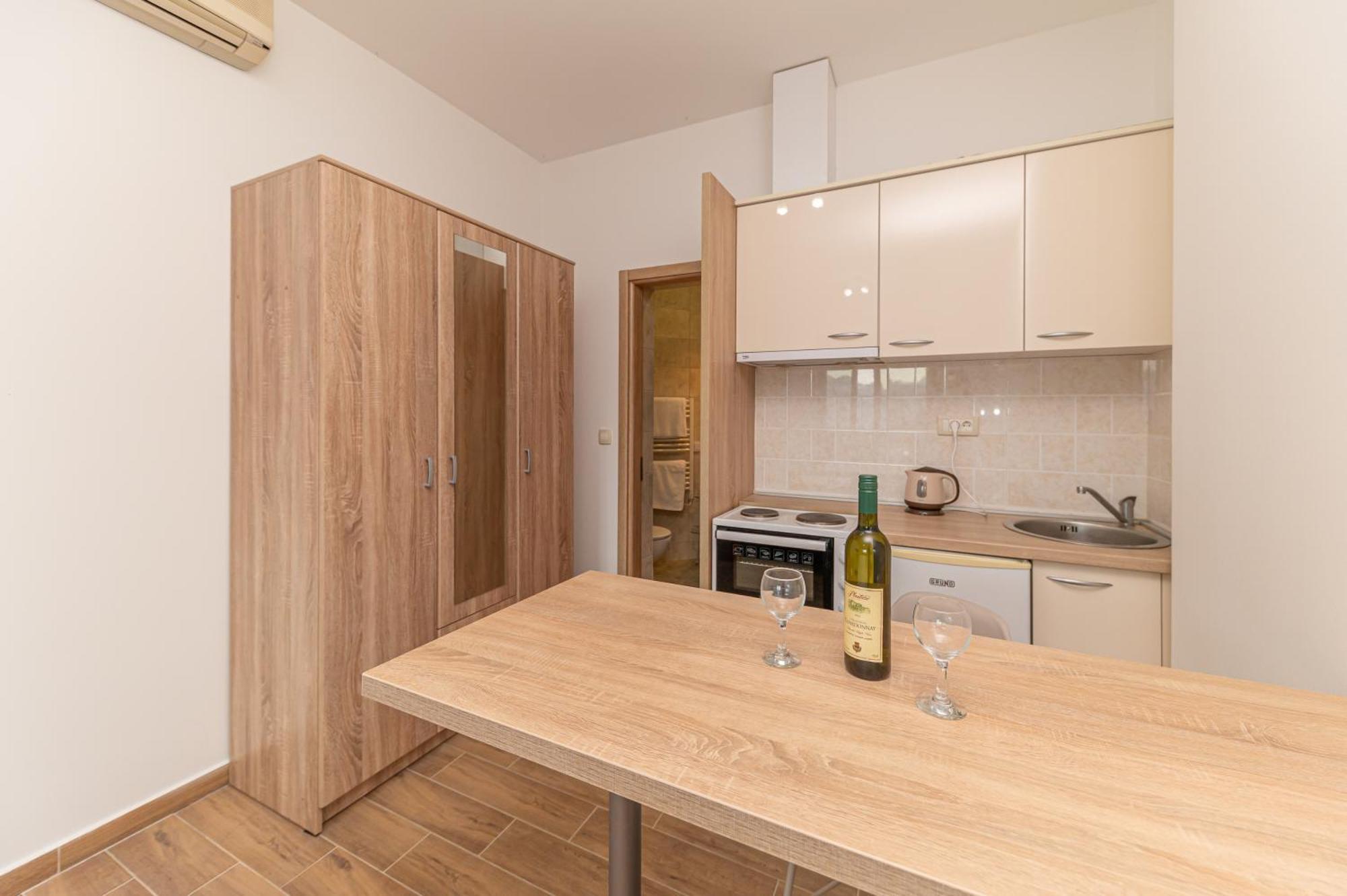 Red Hill Apartment Котор Екстериор снимка