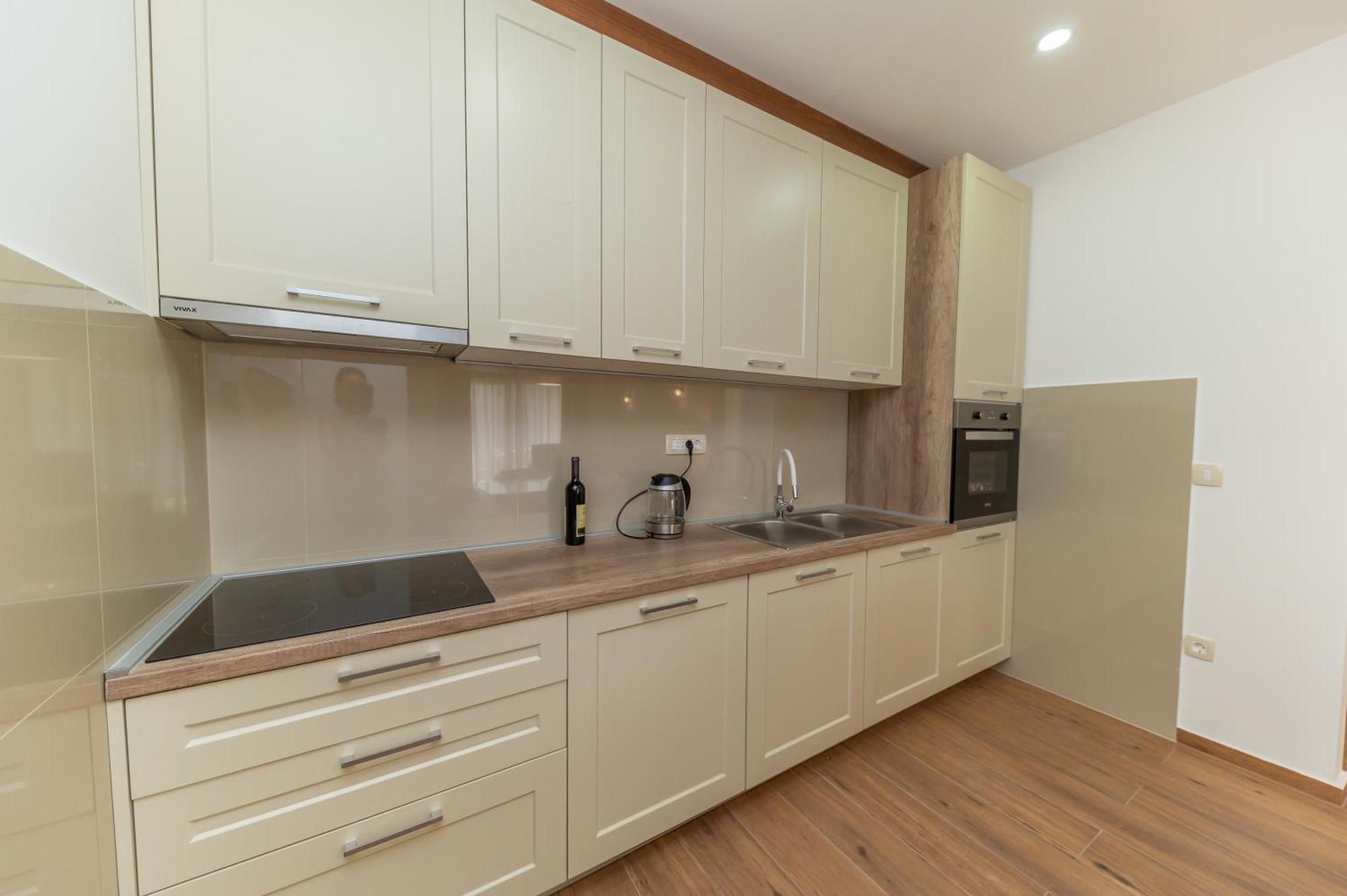 Red Hill Apartment Котор Екстериор снимка