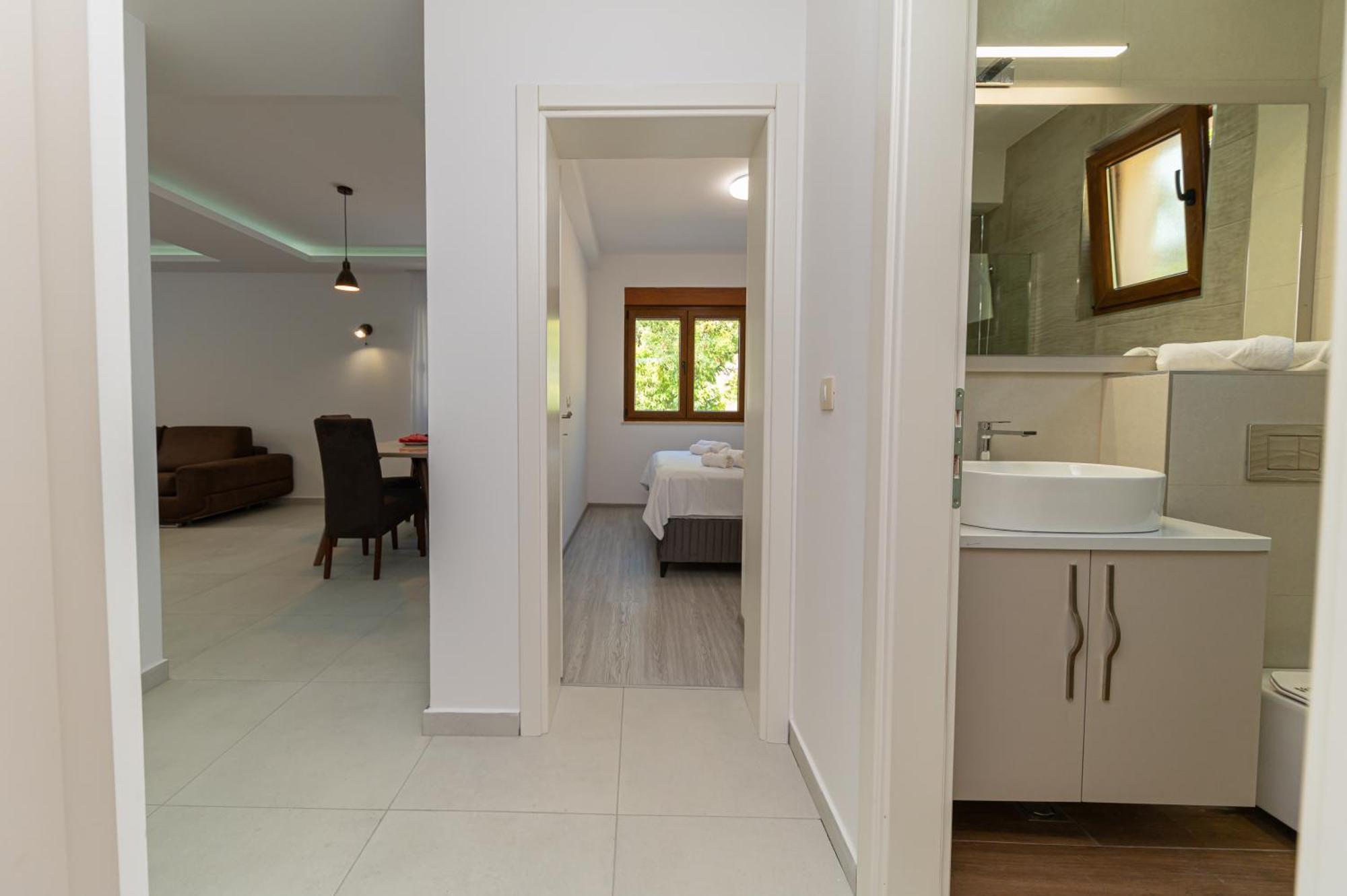 Red Hill Apartment Котор Екстериор снимка
