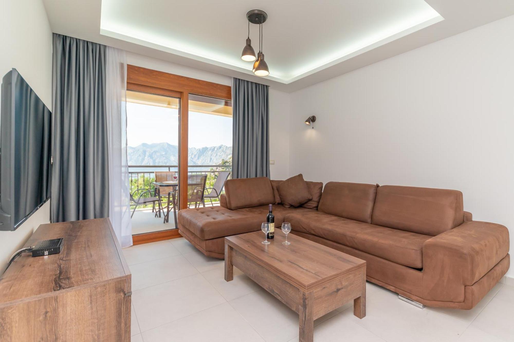 Red Hill Apartment Котор Екстериор снимка